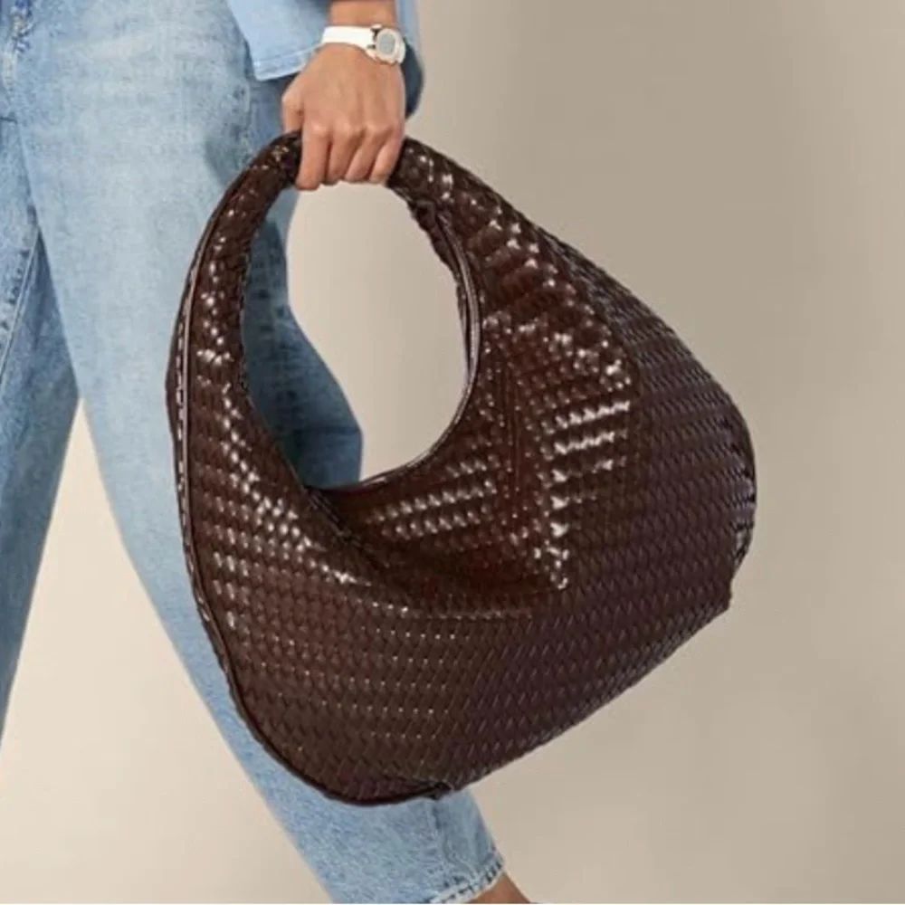 NWT Amazon Essentials Elegant Brown Woven Hobo Bag - Picture 1 of 6